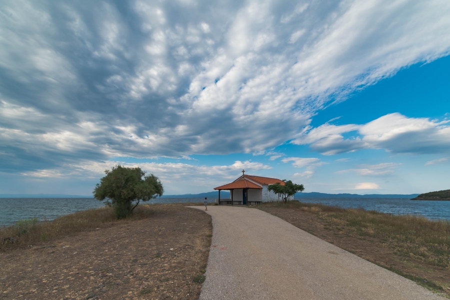The lonely chapel